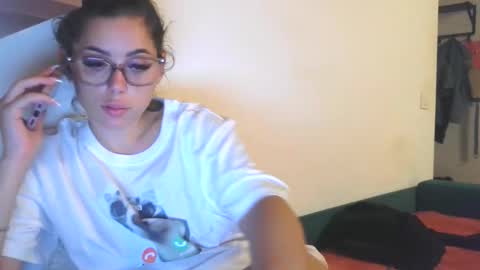 Snapshot of prettyjulliette chatting on 10.15.25 prettyjulliette online show from 10.15.25