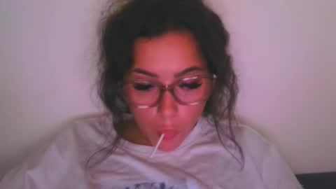 Snapshot of prettyjulliette chatting on 10.15.25 prettyjulliette online show from 10.15.25