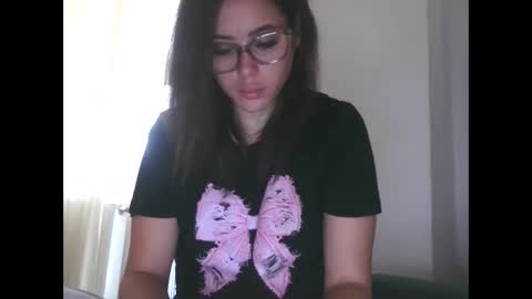 Snapshot of prettyjulliette chatting on 10.16.25 prettyjulliette online show from 10.16.25