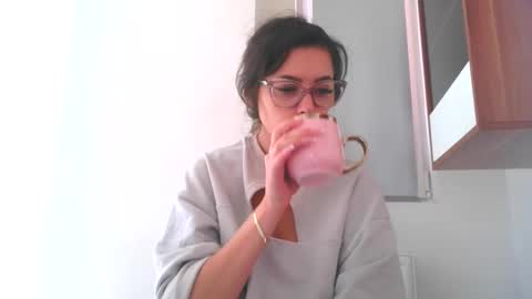 Snapshot of prettyjulliette chatting on 10.19.25 prettyjulliette online show from 10.19.25