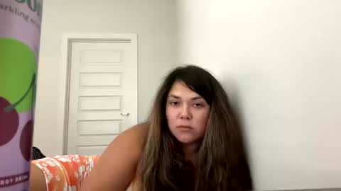 Snapshot of prettylatinamomma01 chatting on 10.11.25 prettylatinamomma01 online show from 10.11.25
