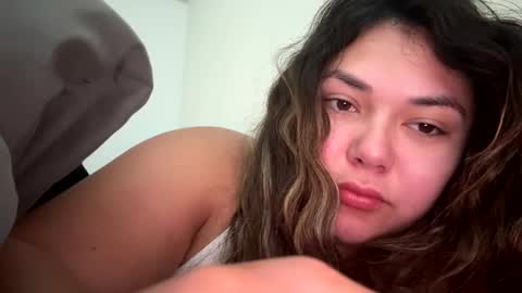 Snapshot of prettylatinamomma01 chatting on 10.15.25 prettylatinamomma01 online show from 10.15.25