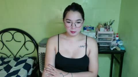 Snapshot of prettypetiteashley chatting on 06.29.26 ashley online show from 06.29.26