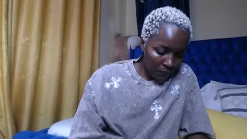 Snapshot of prettyquee chatting on 05.07.26 sasha online show from 05.07.26