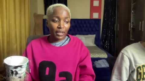 Snapshot of prettyquee chatting on 08.04.26 sasha online show from 08.04.26