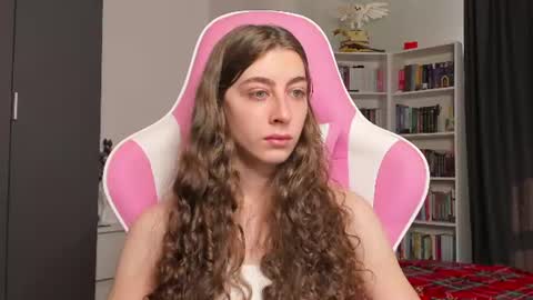 Snapshot of prettysomething chatting on 06.12.26 Sophie next stream will be at Monday i will wait you guys online show from 06.12.26