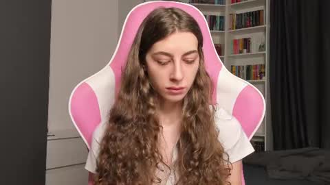Snapshot of prettysomething chatting on 06.15.26 Sophie next stream will be at Monday i will wait you guys online show from 06.15.26