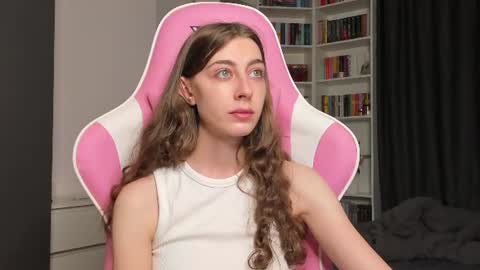 Snapshot of prettysomething chatting on 07.20.26 Sophie next stream will be at Monday i will wait you guys online show from 07.20.26