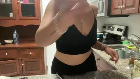 prettyyykittyyy22 online show from 10.31.25