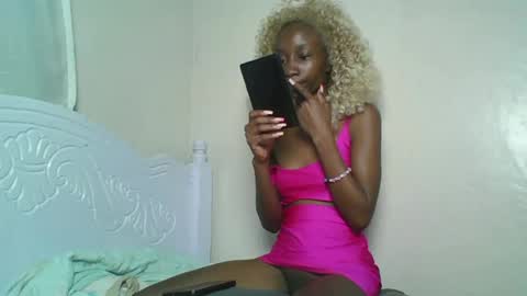 Snapshot of pretylittle11 chatting on 07.16.26 PRETY online show from 07.16.26
