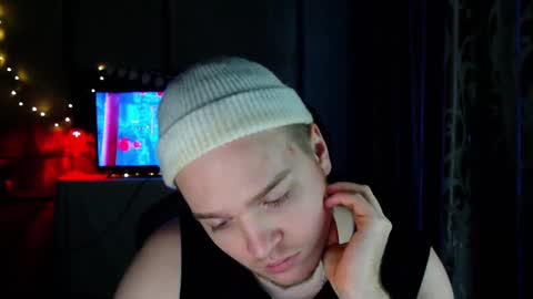 Snapshot of princ4real chatting on 02.14.25 prince online show from 02.14.25