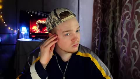 Snapshot of princ4real chatting on 02.19.25 prince online show from 02.19.25