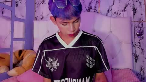 Snapshot of prince_apolo chatting on 12.04.25 Apolo online show from 12.04.25