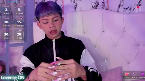 Snapshot of prince_apolo chatting on 12.05.25 Apolo online show from 12.05.25