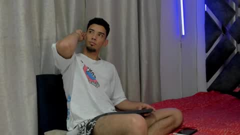 Snapshot of prince_arthur77 chatting on 12.28.24 prince_arthur77 online show from 12.28.24