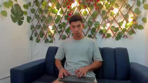 Snapshot of prince_arthur77 chatting on 01.05.25 prince_arthur77 online show from 01.05.25