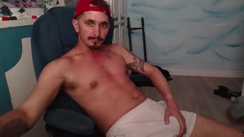 Snapshot of prince_raphael chatting on 08.04.26 Riffraff online show from 08.04.26