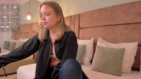 Paris online show from 02.06.25