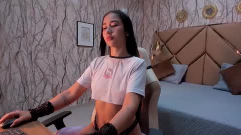 Snapshot of princess_anniee chatting on 09.15.25 ANIEE online show from 09.15.25