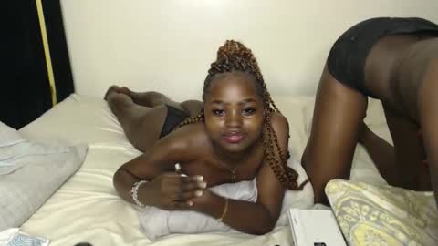 Snapshot of princess_bee1 chatting on 09.11.25 princess online show from 09.11.25