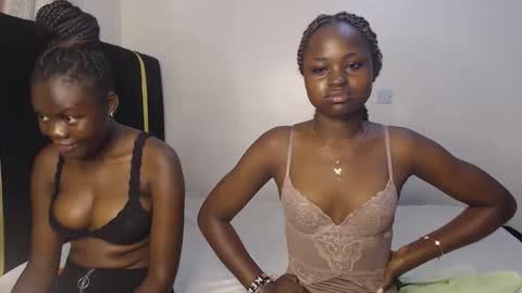 Snapshot of princess_bee1 chatting on 09.13.25 princess online show from 09.13.25