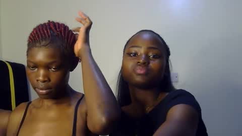 Snapshot of princess_bee1 chatting on 09.28.25 princess online show from 09.28.25