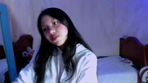  Elia  online show from 12.05.25