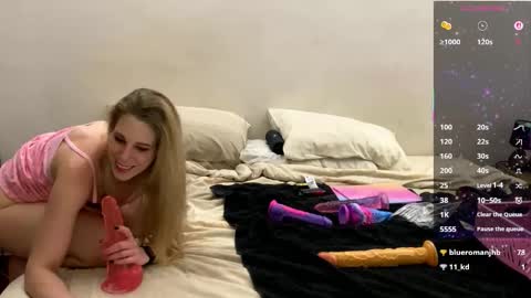 Snapshot of princess_kiki_za chatting on 09.11.25 Kiki online show from 09.11.25