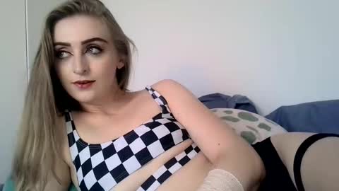 Snapshot of princess_peach_x chatting on 01.14.25 Tiffany online show from 01.14.25