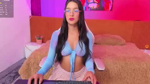 Snapshot of princess_skinny_ chatting on 06.16.26 Mia online show from 06.16.26