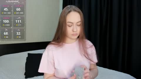 Snapshot of princess_sonya chatting on 05.20.26 Sonya online show from 05.20.26