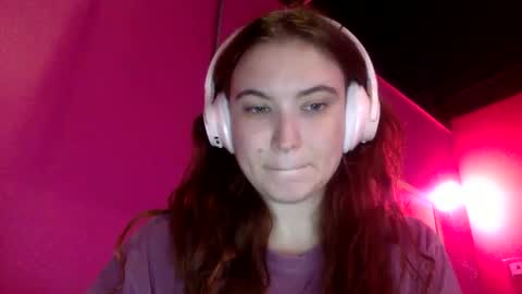 Annie Violet online show from 09.22.25