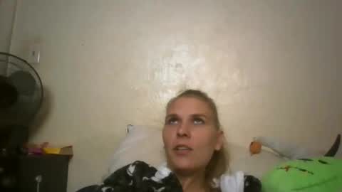 Snapshot of princesschesila chatting on 10.20.25 princesschesila online show from 10.20.25