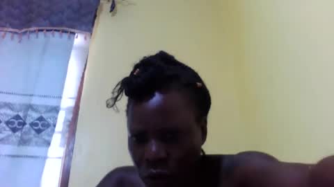 Snapshot of princessmiles2 chatting on 06.20.26 phelly online show from 06.20.26