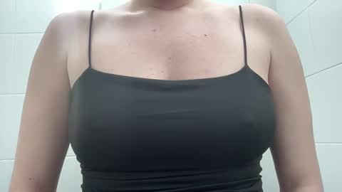 Snapshot of princesss99495055 chatting on 03.10.25 PureLust Couple online show from 03.10.25