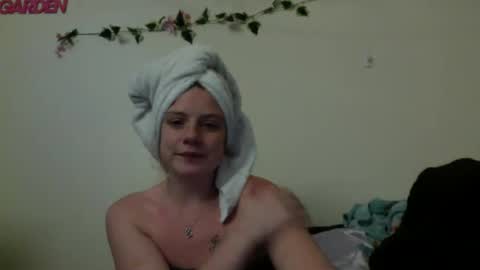 Snapshot of princesssnowflk84 chatting on 06.22.26 princesssnowflk84 online show from 06.22.26