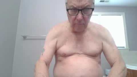 Snapshot of prisnaw chatting on 12.21.24 prisnaw online show from 12.21.24