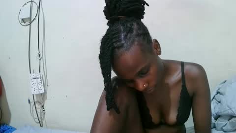 pritty_amber online show from 04.18.26