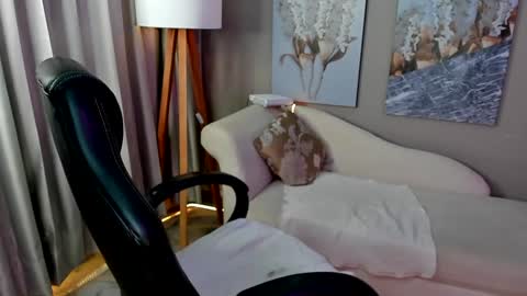 Priya Rose online show from 01.15.25