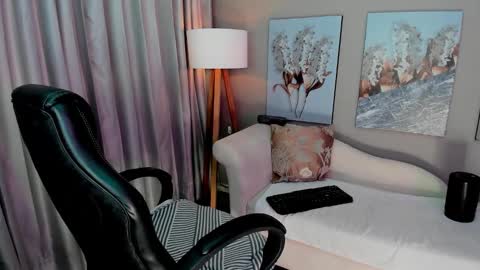 Priya Rose online show from 11.06.25