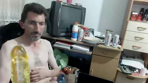 Snapshot of prosexualny chatting on 11.16.25 Mariusz online show from 11.16.25