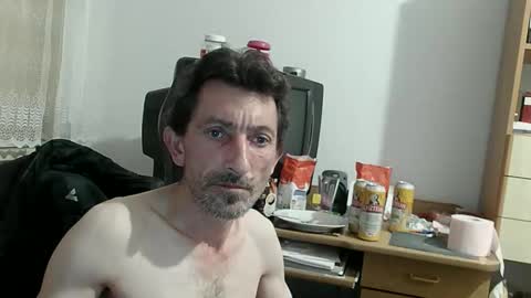 Snapshot of prosexualny chatting on 12.20.25 Mariusz online show from 12.20.25