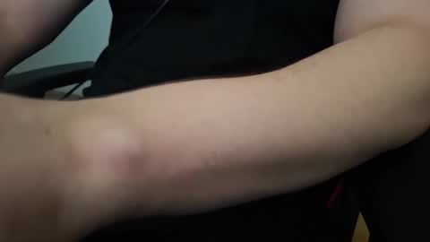 Snapshot of pryli27 chatting on 12.20.25 pryli27 online show from 12.20.25