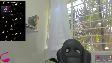 Snapshot of psique_naughty2 chatting on 01.22.25 psique_naughty2 online show from 01.22.25