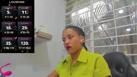 Snapshot of psique_naughty2 chatting on 02.10.25 psique_naughty2 online show from 02.10.25