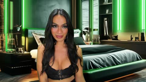 Snapshot of psychiq chatting on 12.05.24 psychiq online show from 12.05.24