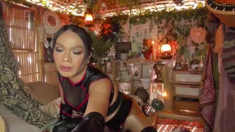 Snapshot of psychiq chatting on 10.18.25 psychiq online show from 10.18.25