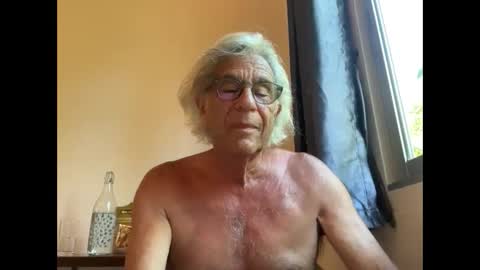 Snapshot of psymour1 chatting on 02.11.25 psymour1 online show from 02.11.25