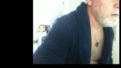 Snapshot of ptitrouquin chatting on 10.27.25 ptitrouquin online show from 10.27.25