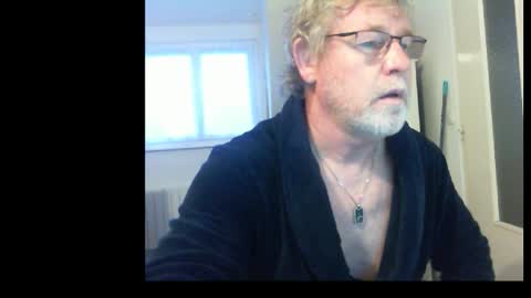Snapshot of ptitrouquin chatting on 12.16.25 ptitrouquin online show from 12.16.25